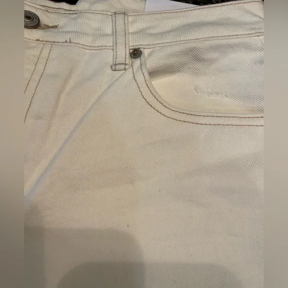 🔥NWT House of Harlow ivory distressed jean shorts. Size 27 - stylish shorts! - Picture 4 of 8